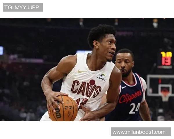 亨特表现出色三分球命中率高达57贡献17分4篮板4助攻正负值正面